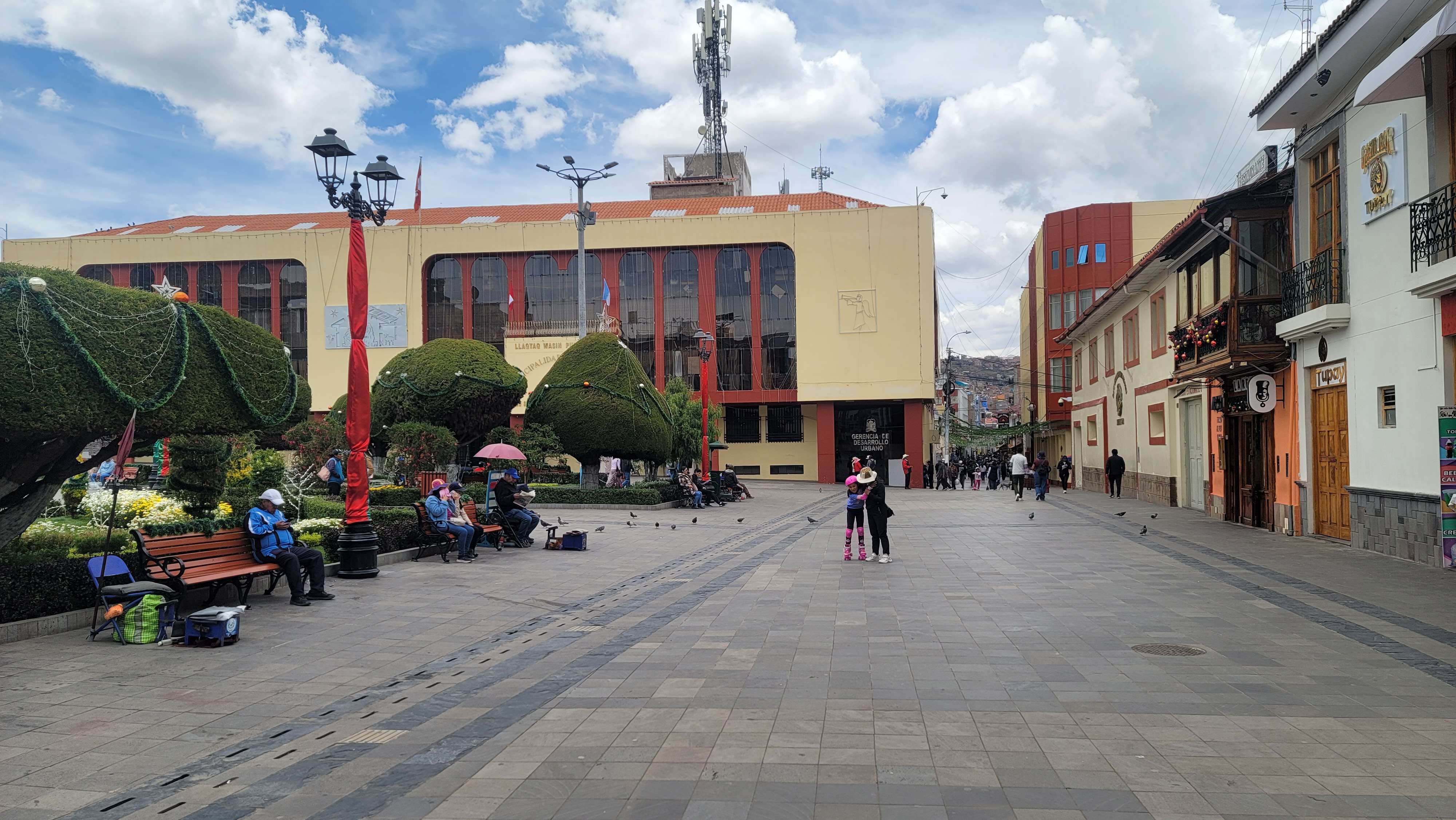 Plaza Mayor de Punoat the day