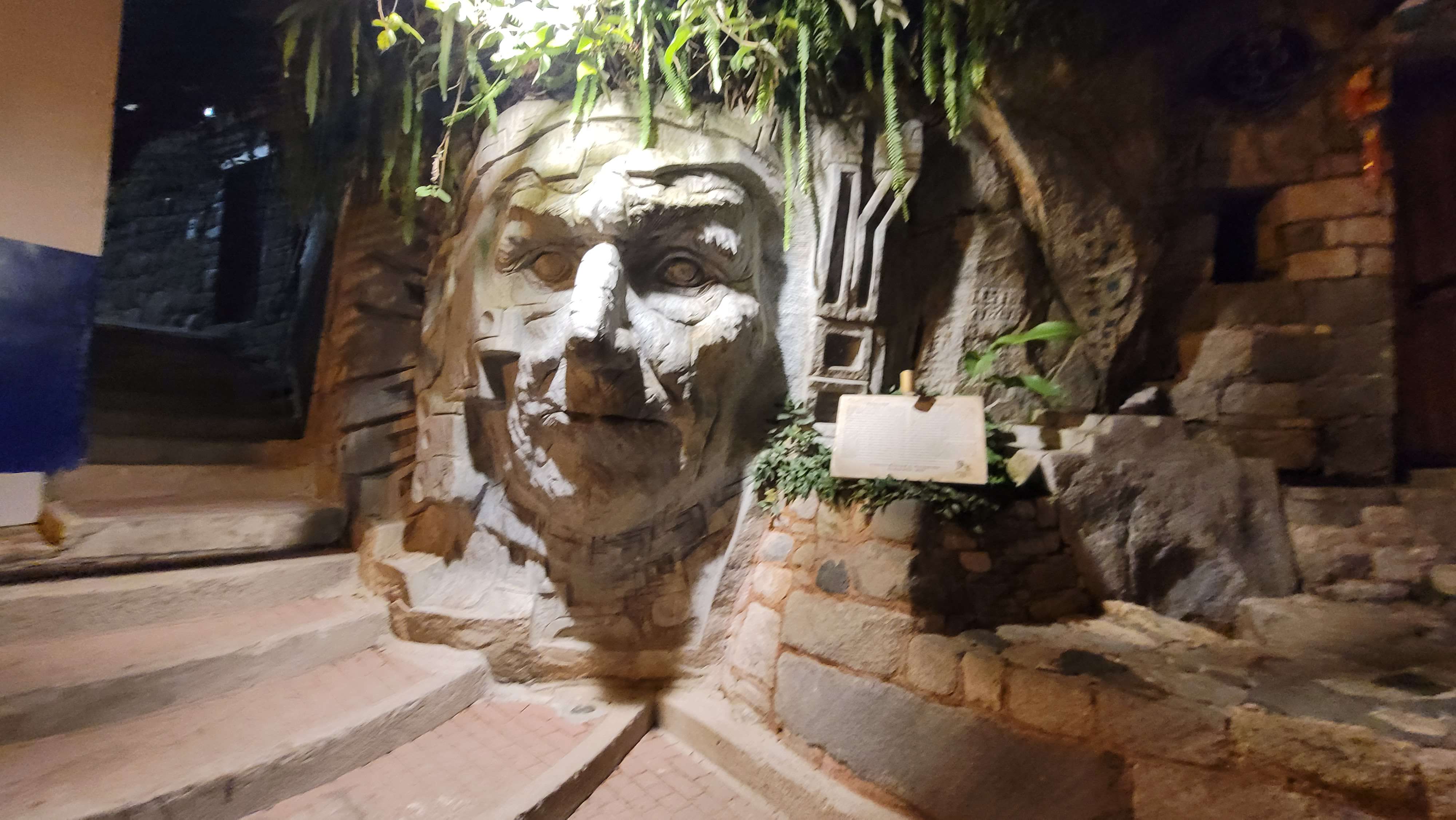 Plazoleta Wiaywayna Machu Picchu Pasaje encalinata Aguas Calientes