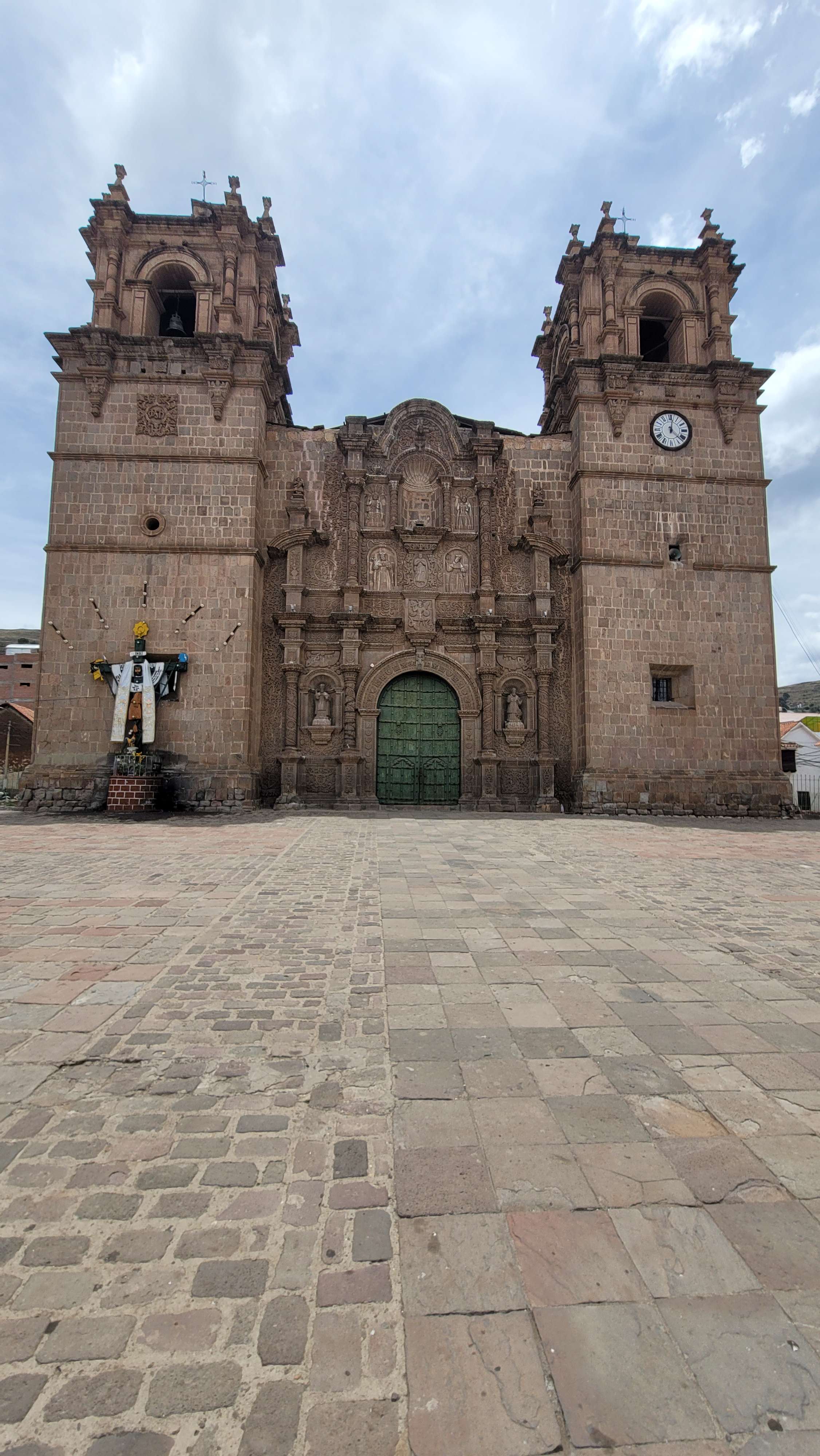 Plaza Mayor de Punoat the day