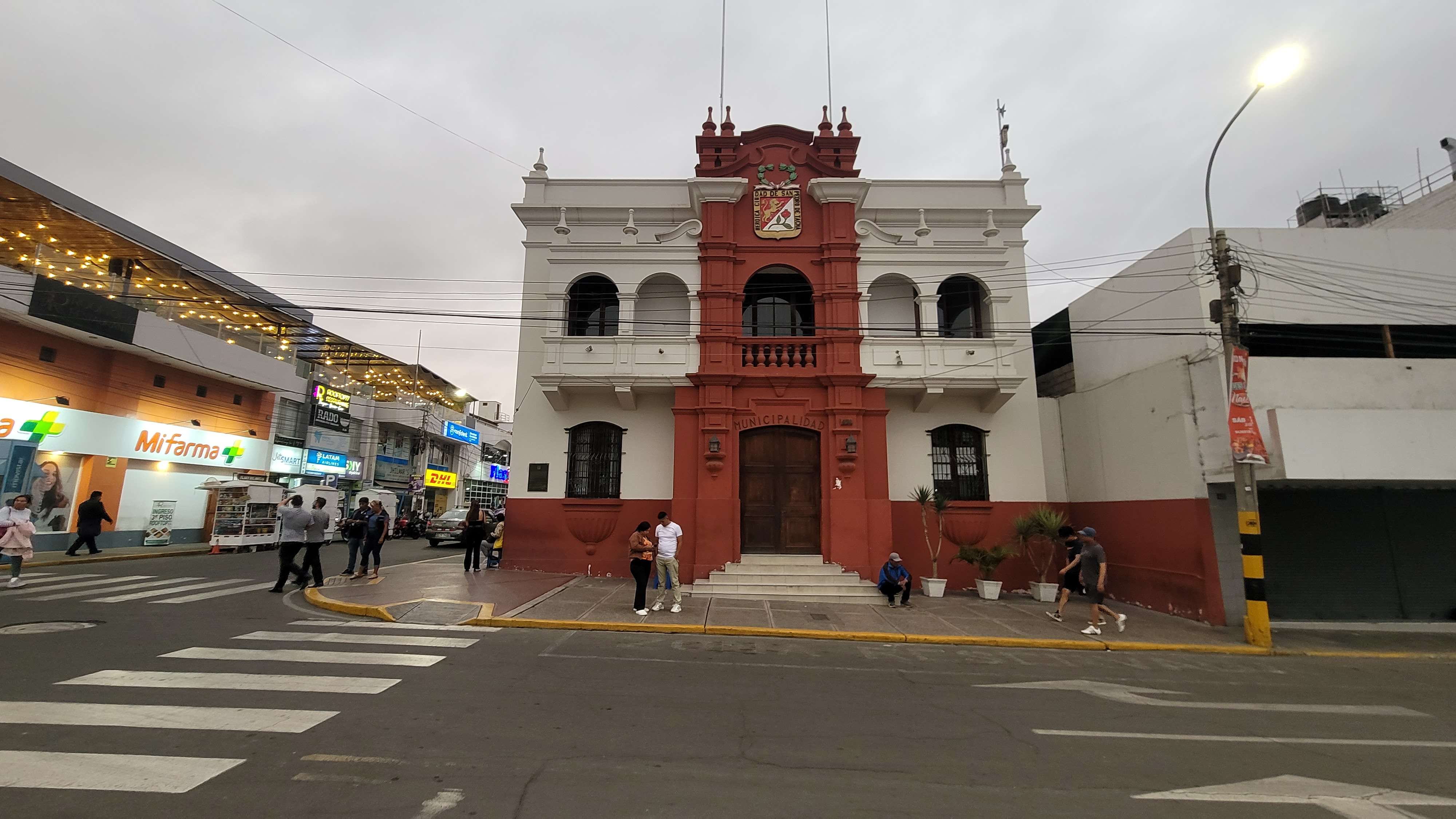 Where to change currency in Tacna peru