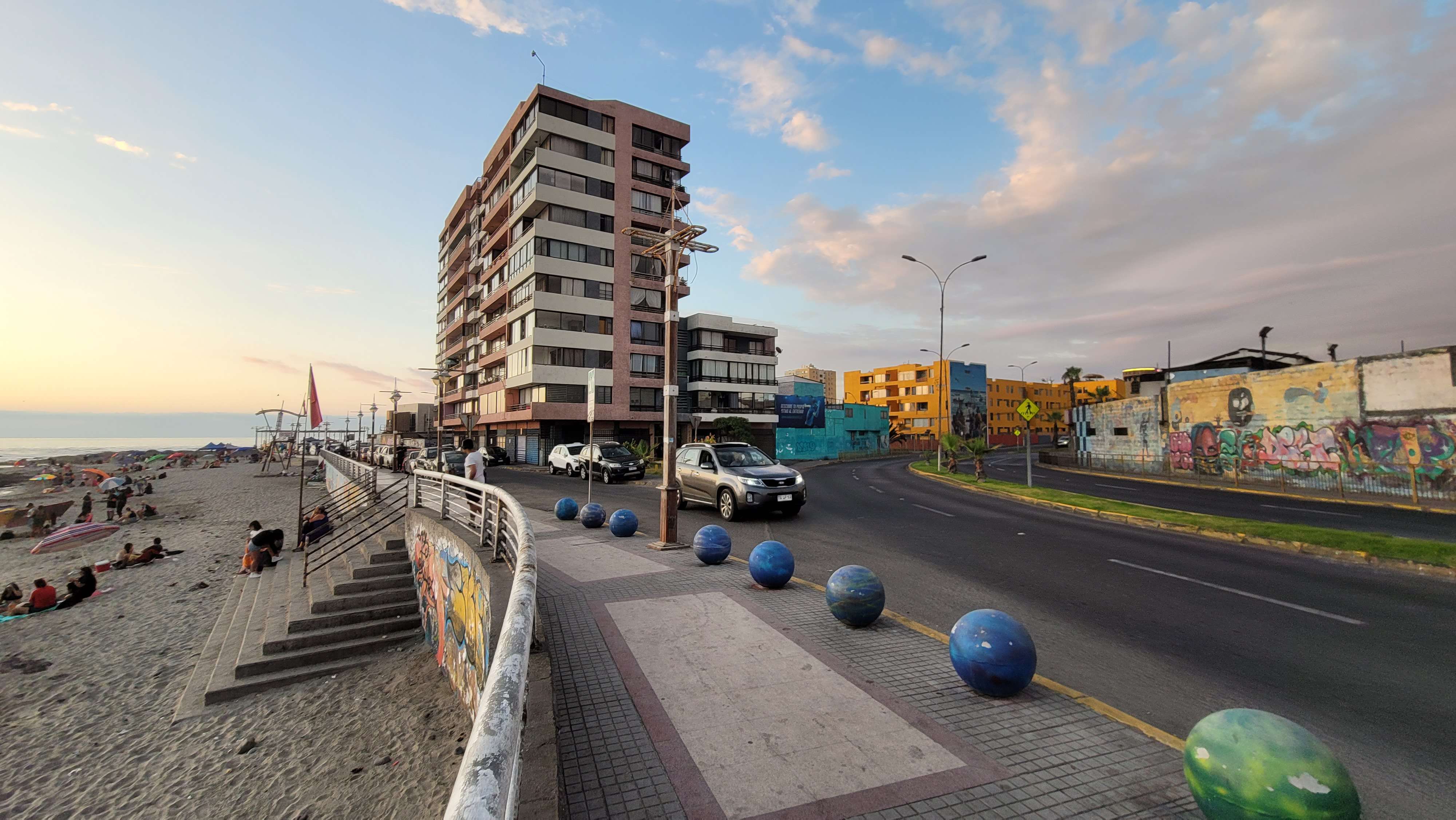 Experience and Pictures from the  Paseo Playa Bellavista area and beach