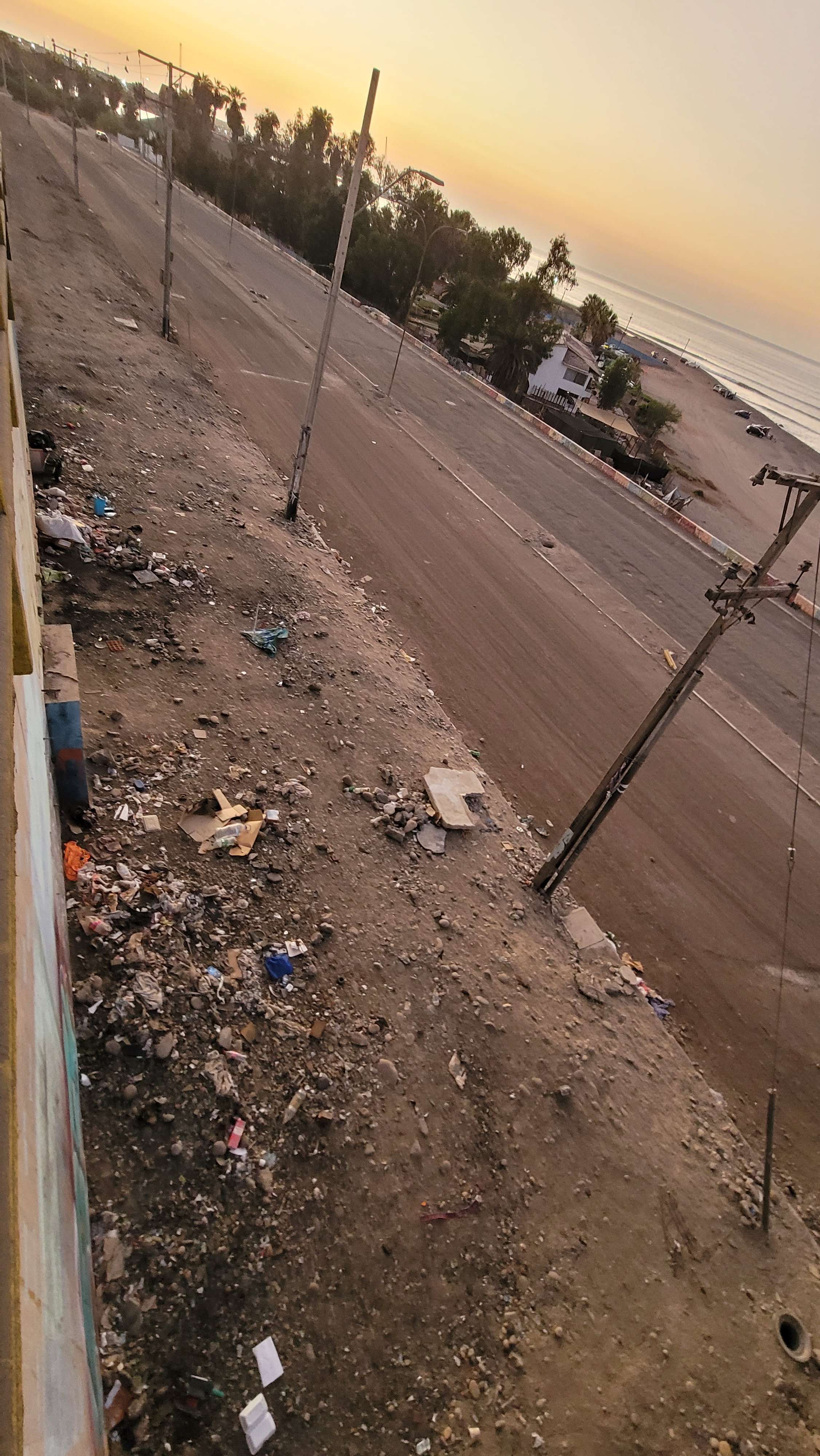 How Arica beach looks like pictures from the area