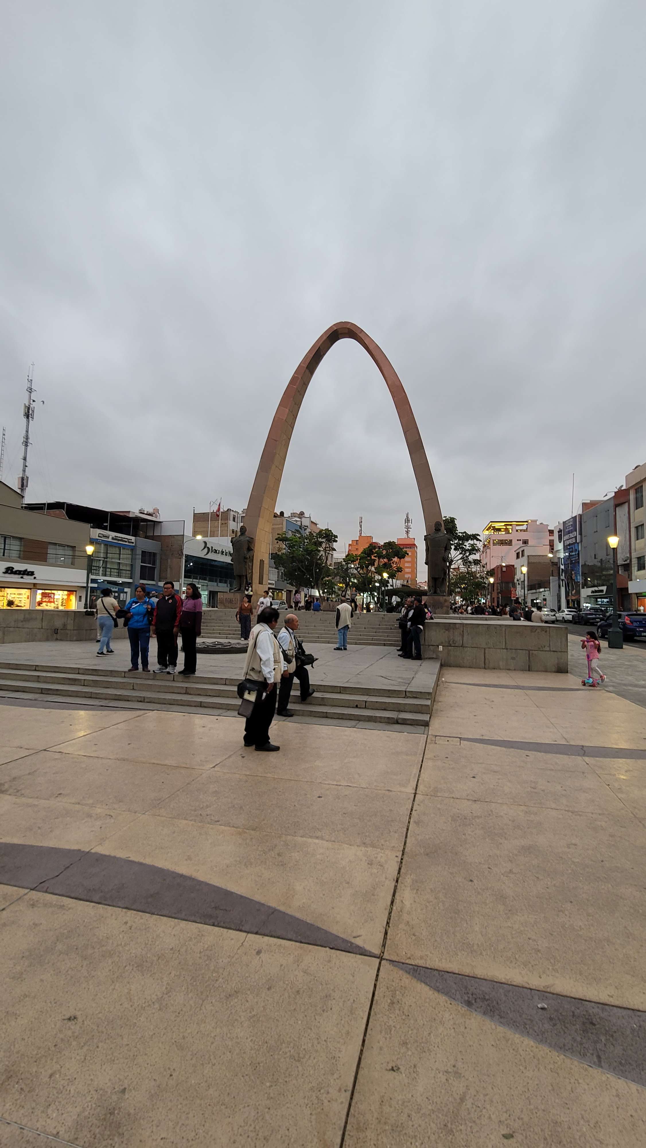 Where to change currency in Tacna peru