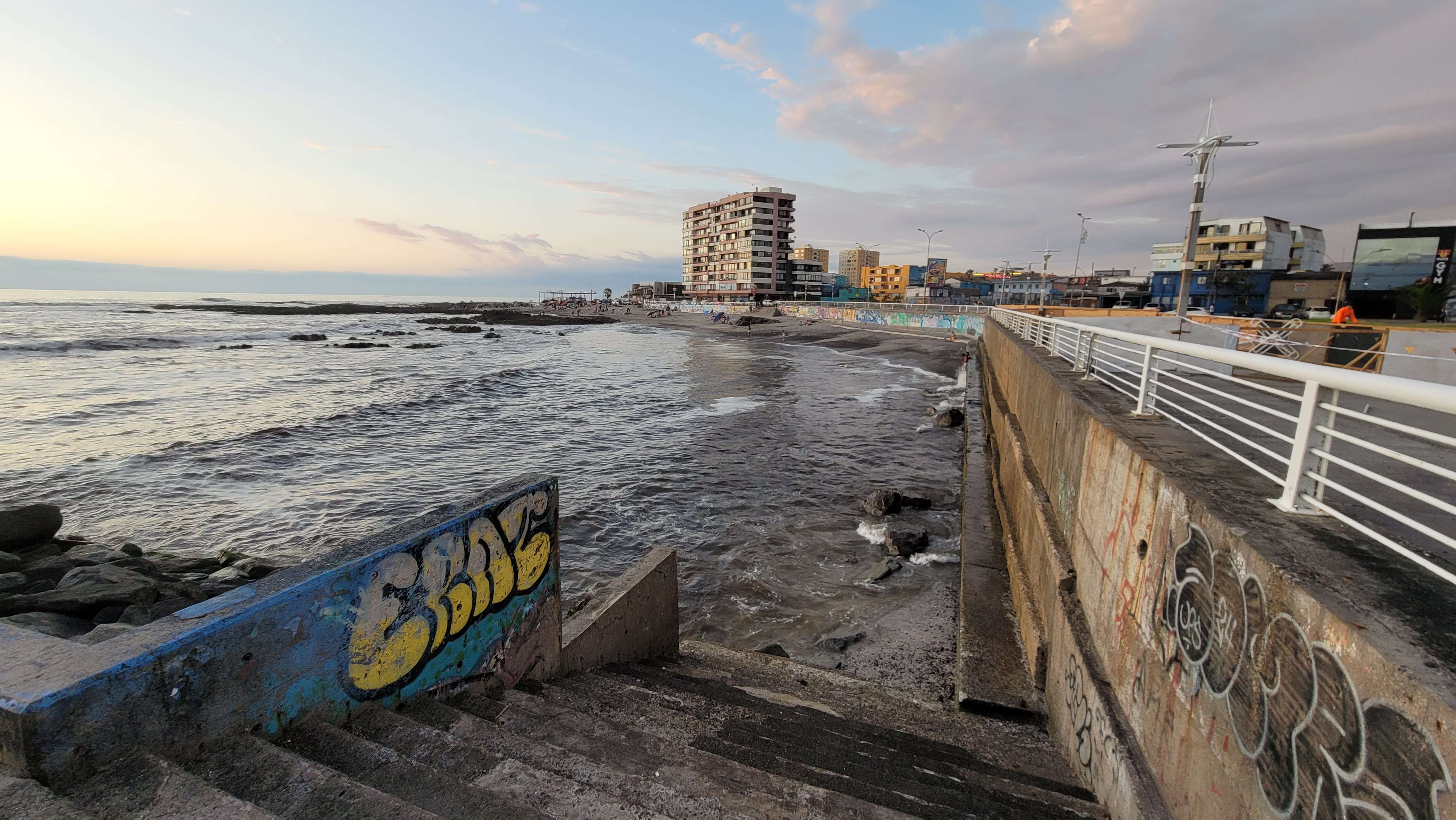 Experience and Pictures from the  Paseo Playa Bellavista area and beach